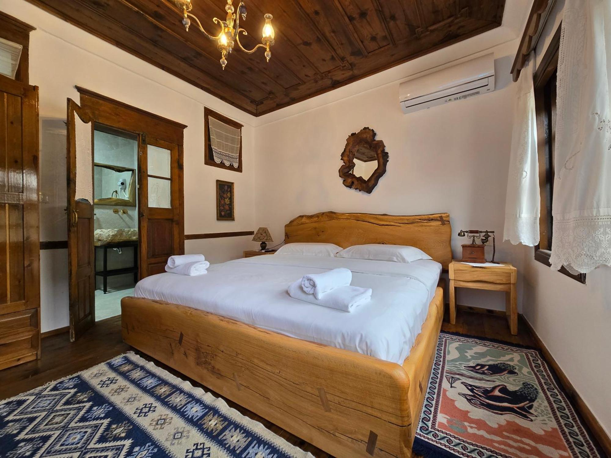 Hotel Ansel Berat Exterior photo