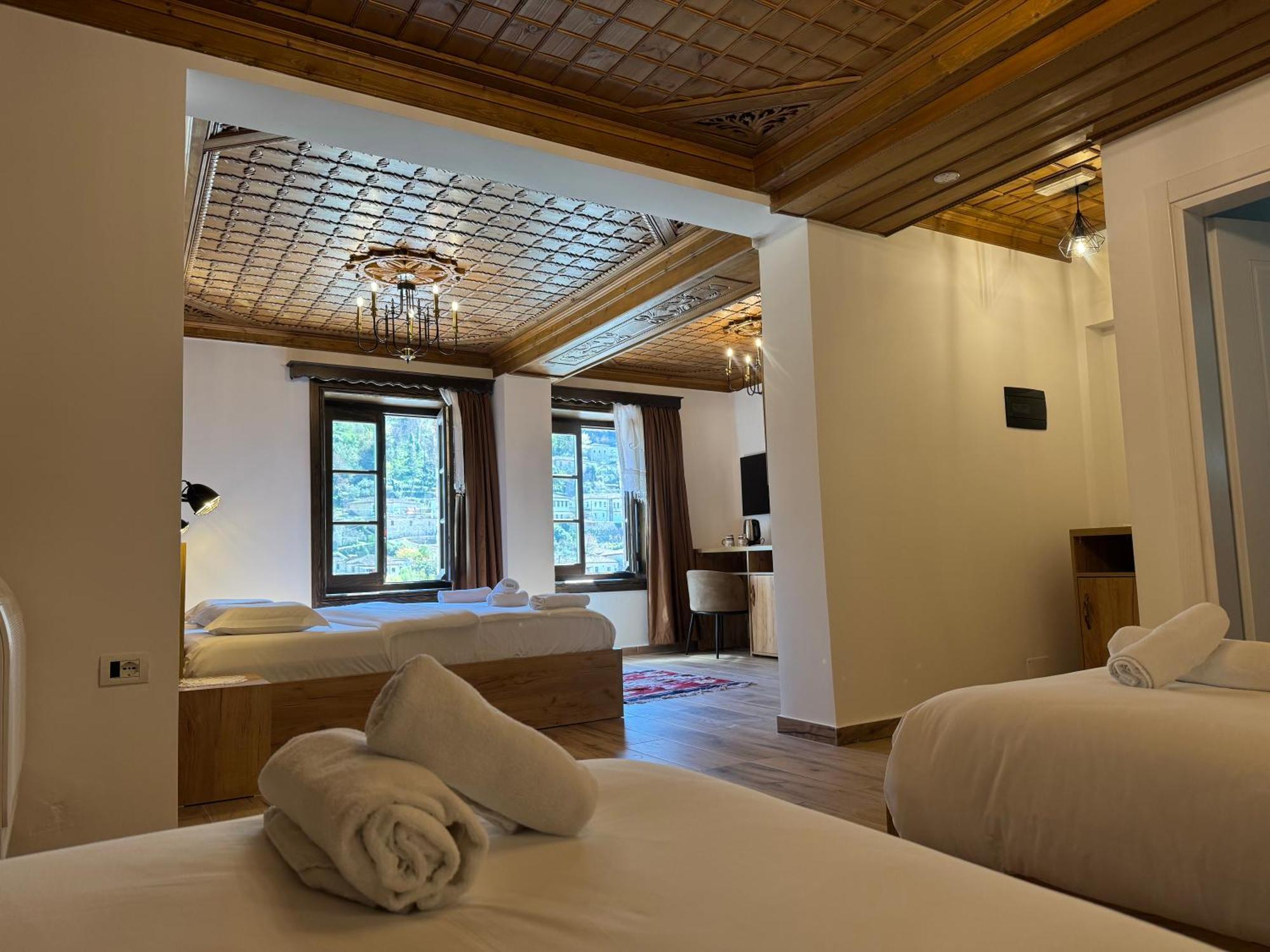 Hotel Ansel Berat Exterior photo