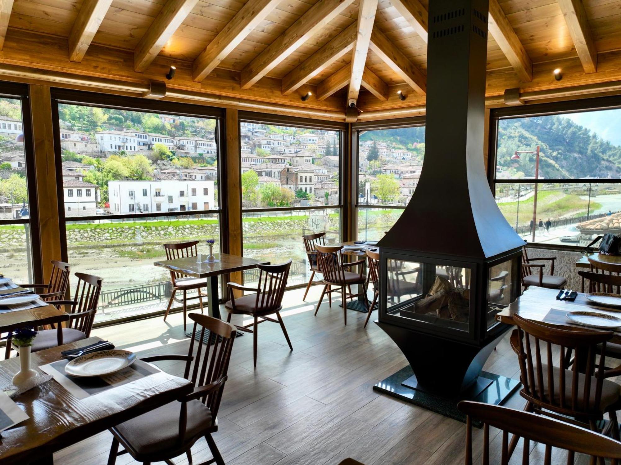 Hotel Ansel Berat Exterior photo