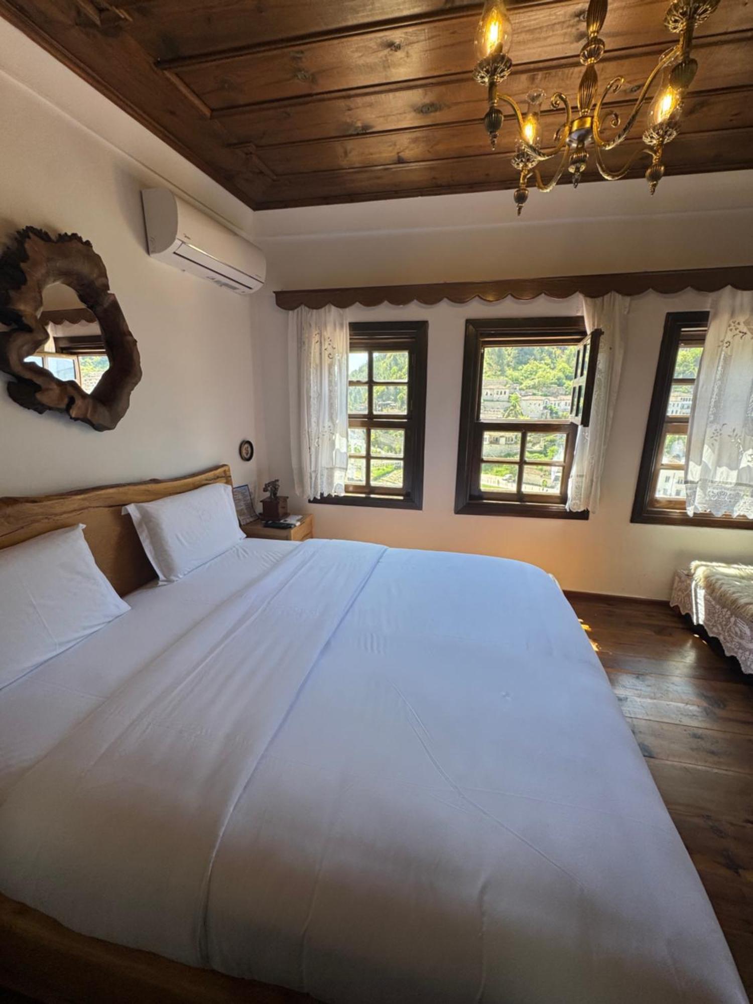 Hotel Ansel Berat Exterior photo