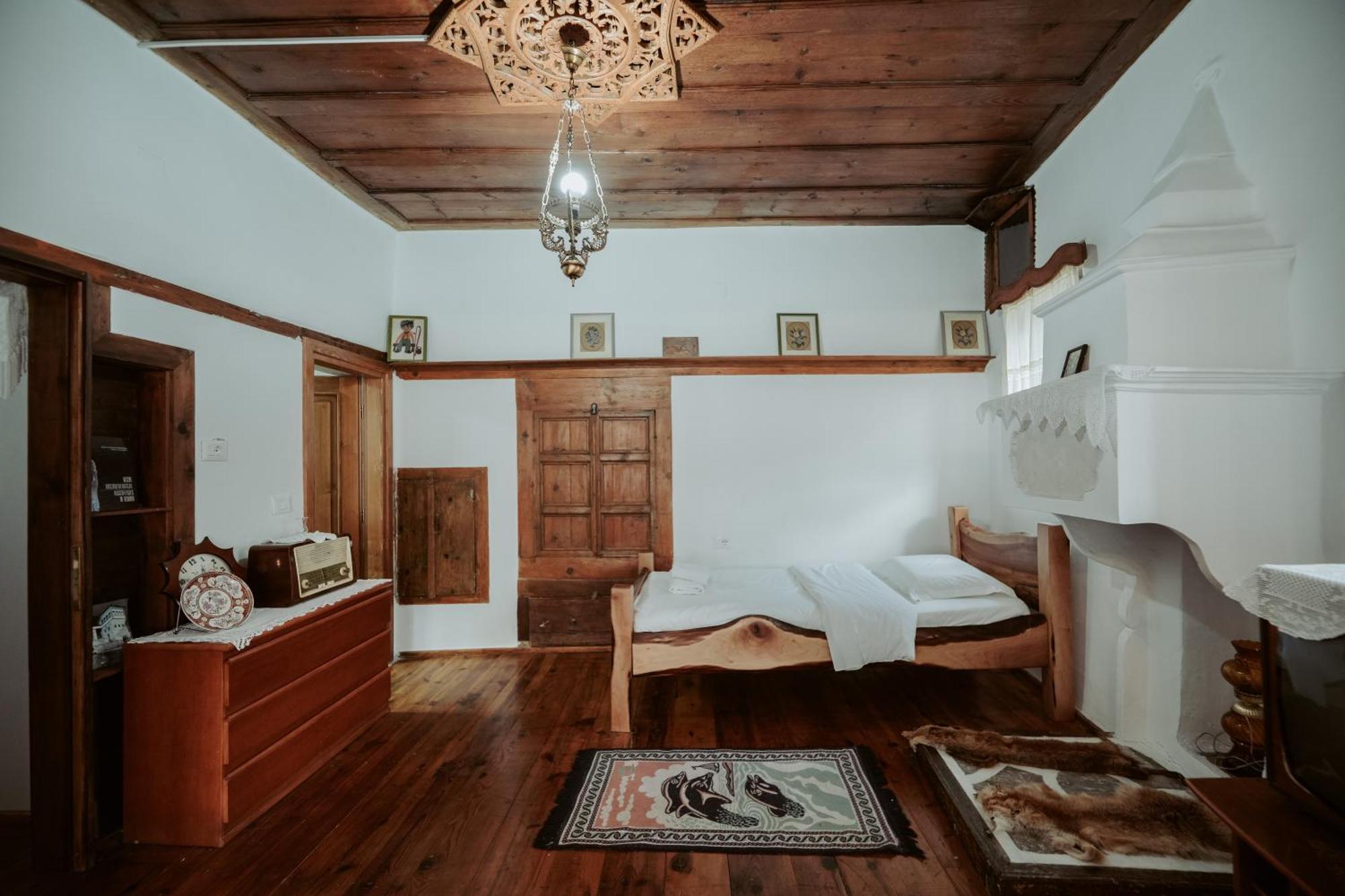 Hotel Ansel Berat Exterior photo
