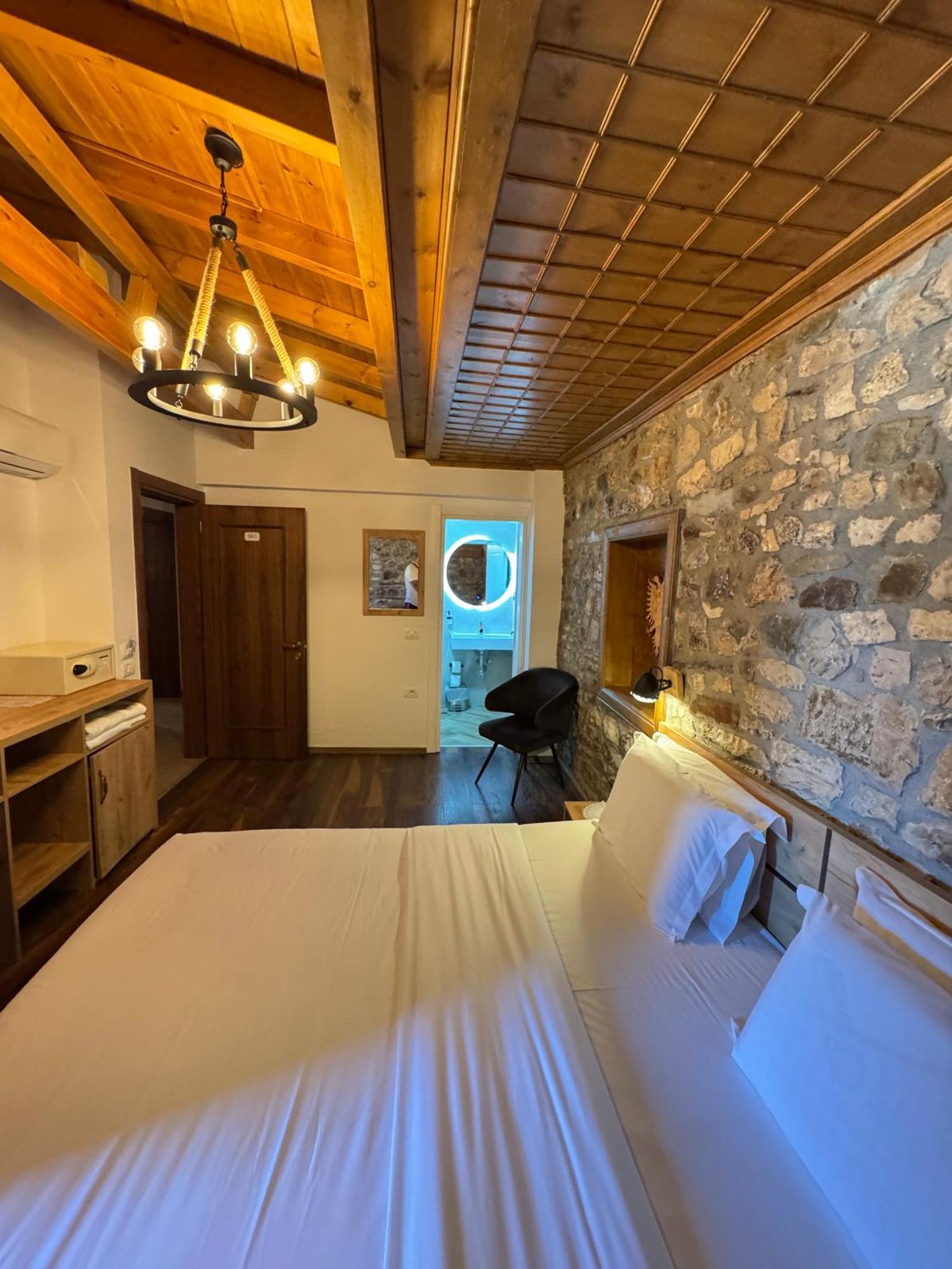 Hotel Ansel Berat Exterior photo