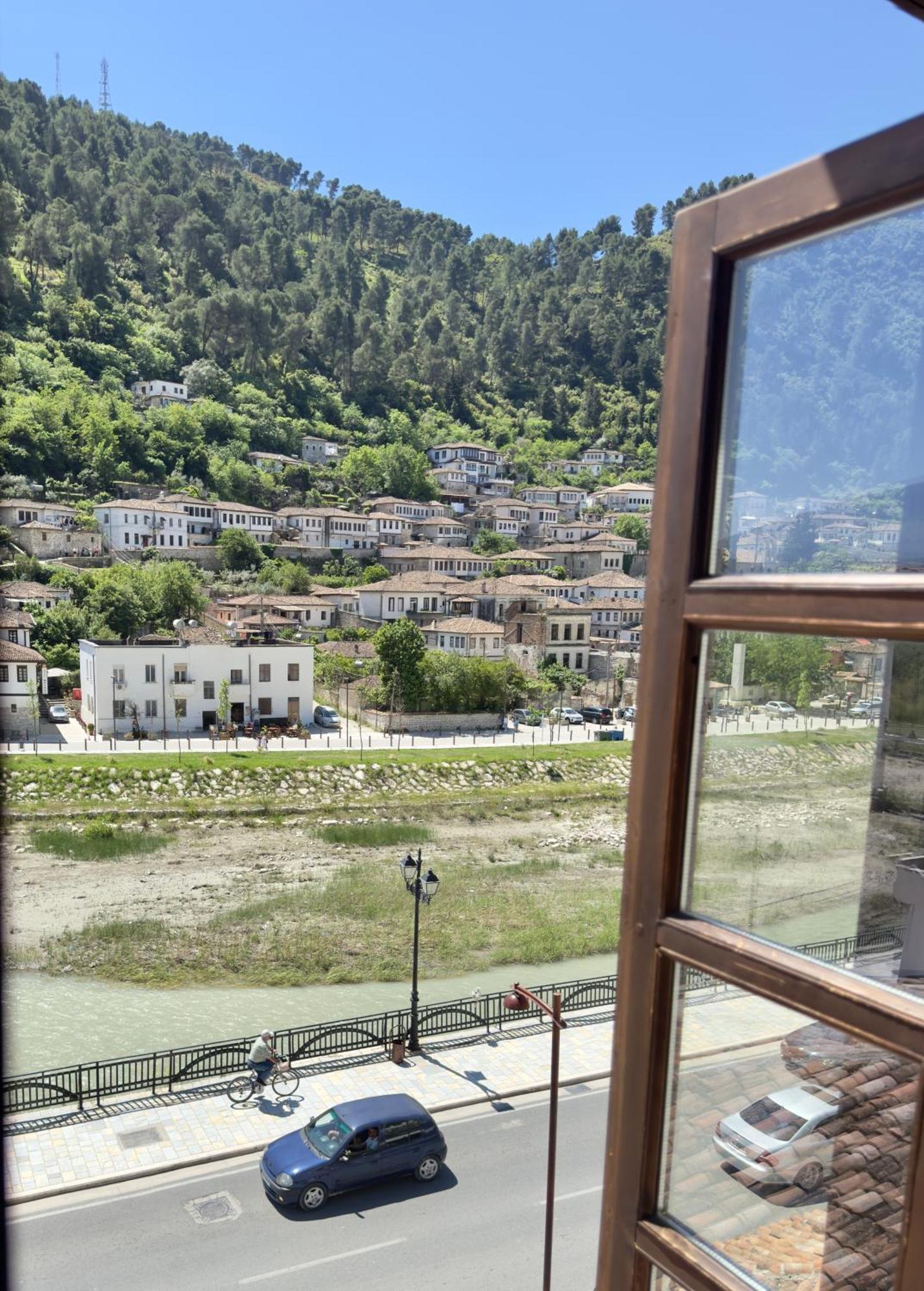 Hotel Ansel Berat Exterior photo