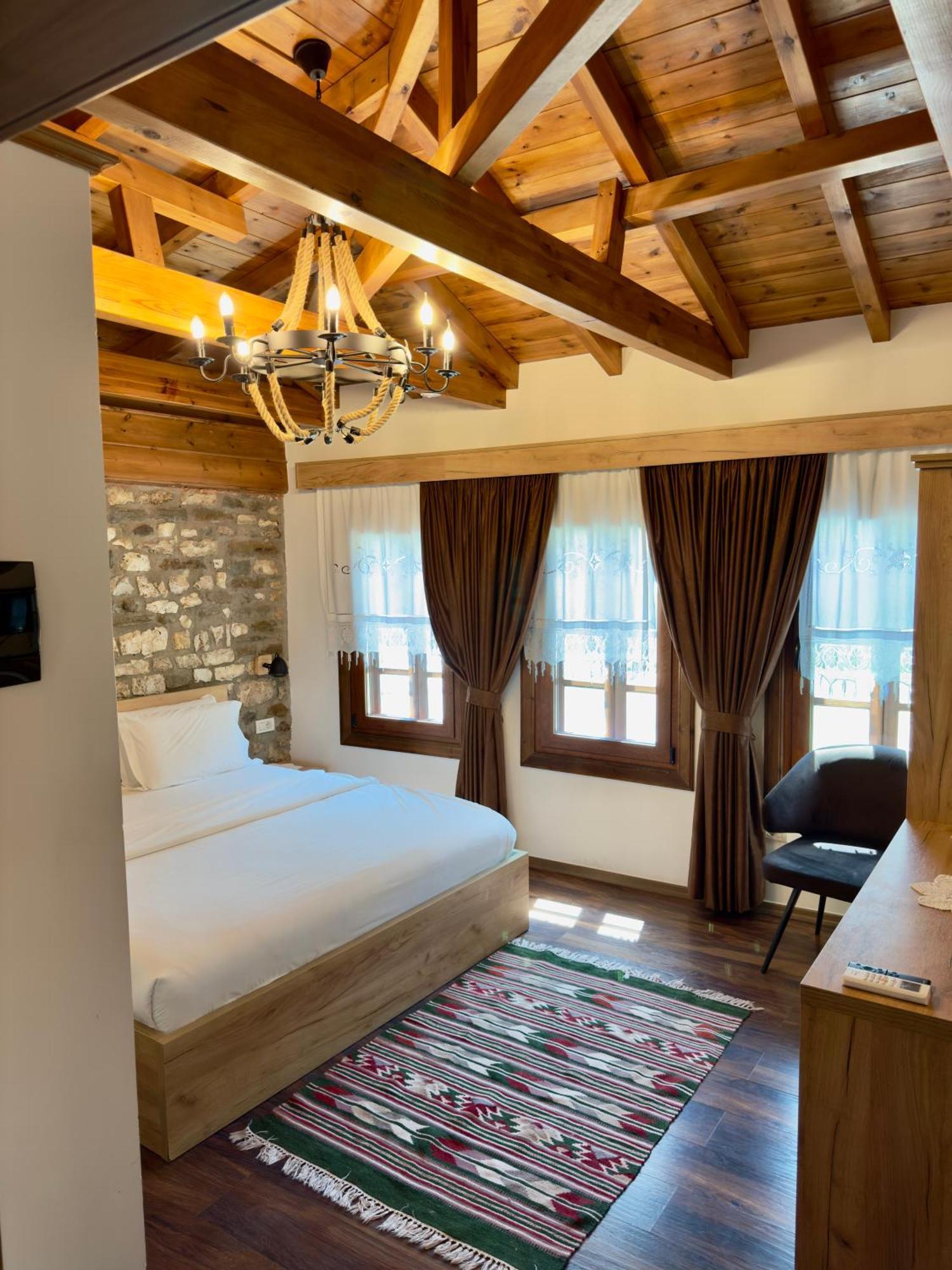 Hotel Ansel Berat Exterior photo